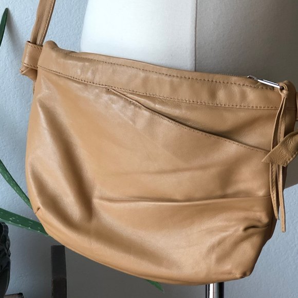 ERIN TEMPLETON TGIF Shoulder / Crossbody Bag in Soft Tan Recycled Leather - Picture 6 of 9